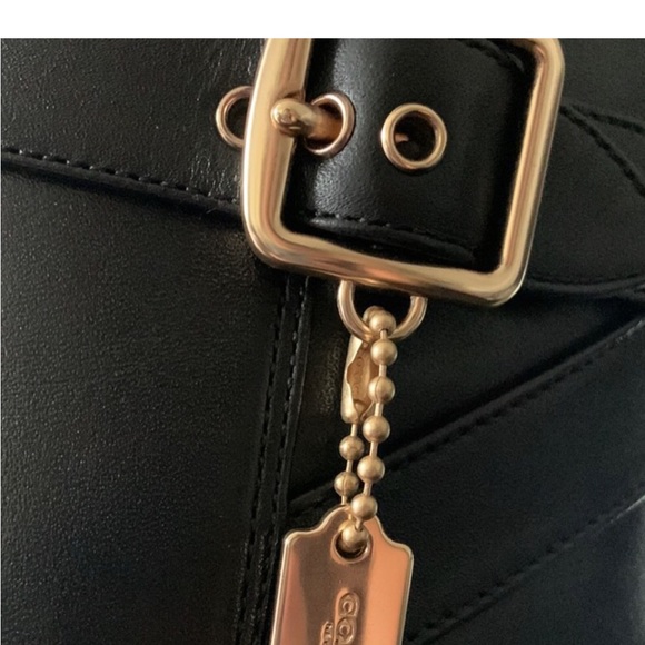 COACH
Women's Olivia Block-Heel Booties Size: 6 New with out the box - Picture 6 of 6